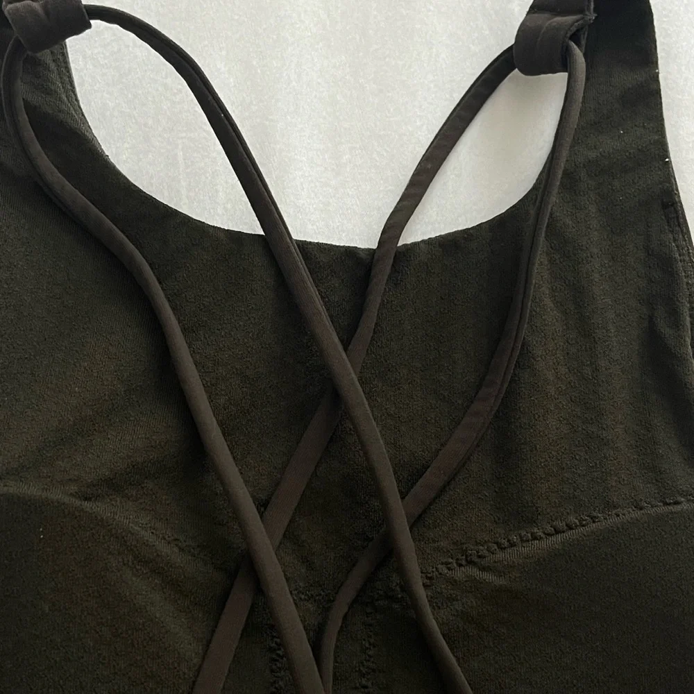 Lululemon Sports Bra Size 2 - Picture 4 of 4
